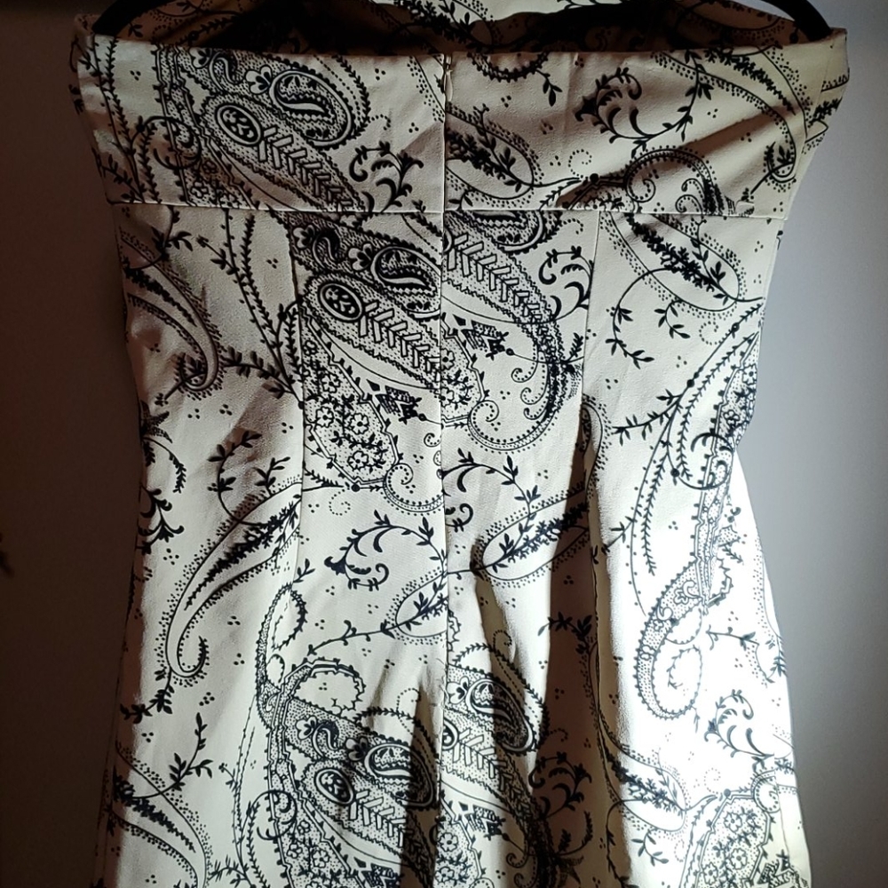 Dress - Picture 4 of 4